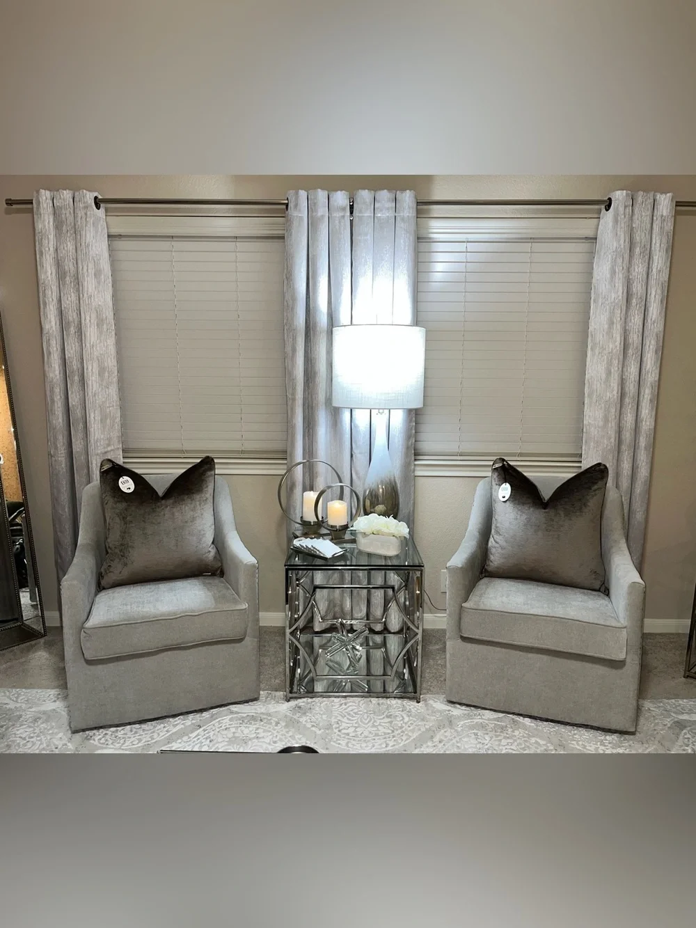 1-NWT CALLISTO HOME TAUPE LUXURY VELVET DECORATIVE PILLOW (T0258F12)